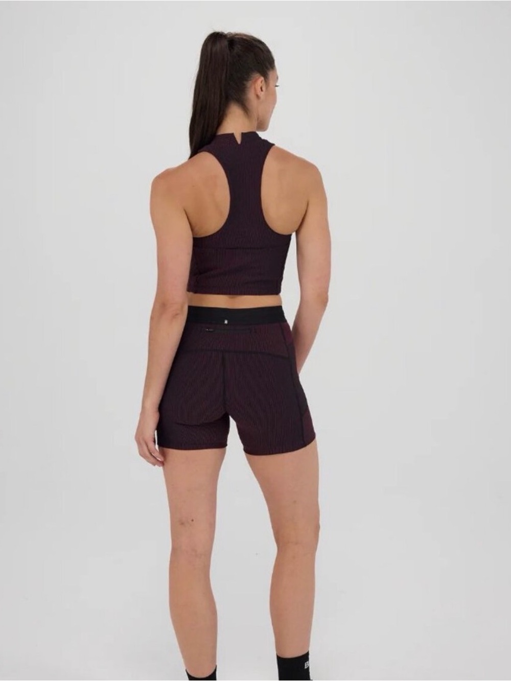 Bandit Running Women's Striped Cadence 5" Compression Shorts-  dark Fig - Picture 3 of 6